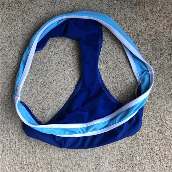 Triangl-like Bikini - Picture 5 of 10